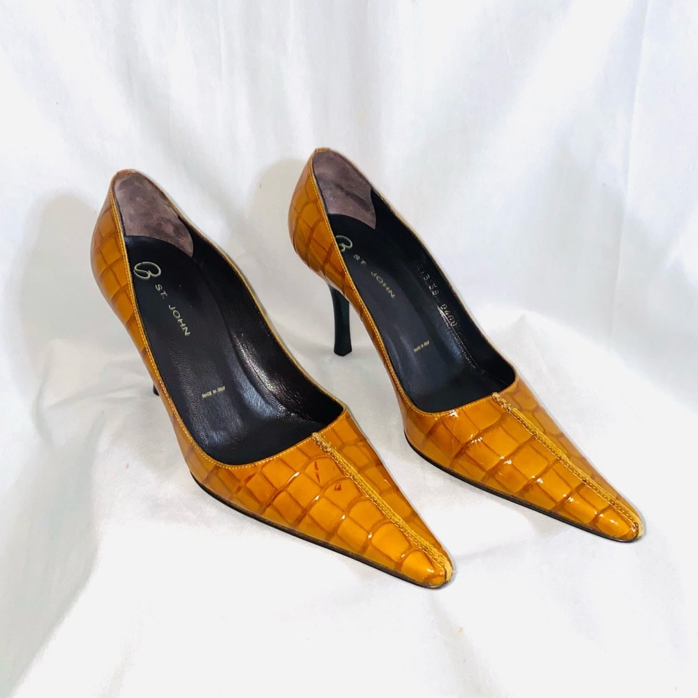 St. John Embossed Croc Pumps - Picture 2 of 7